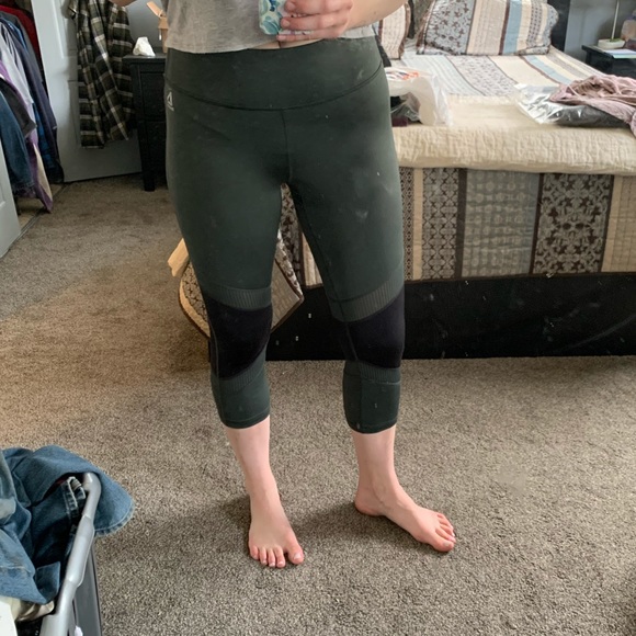 Green leggings - Picture 2 of 3